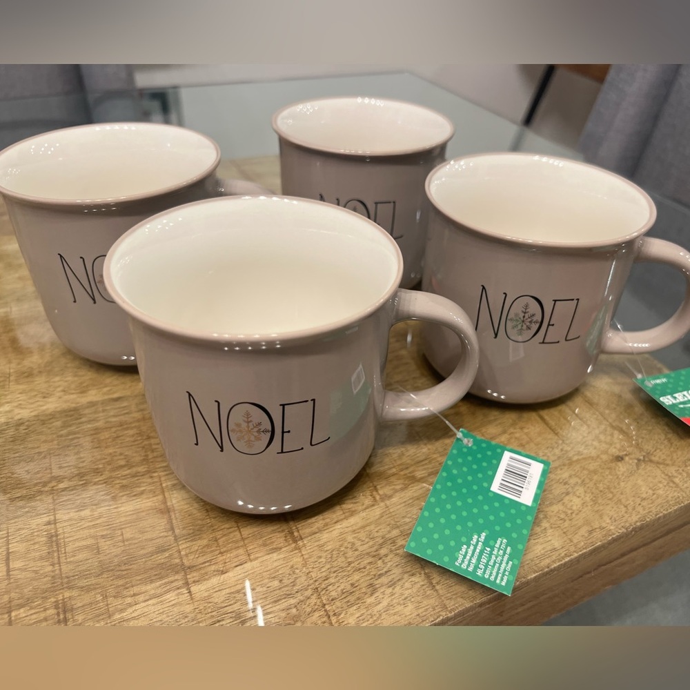 Set of 4 Noel Mugs
